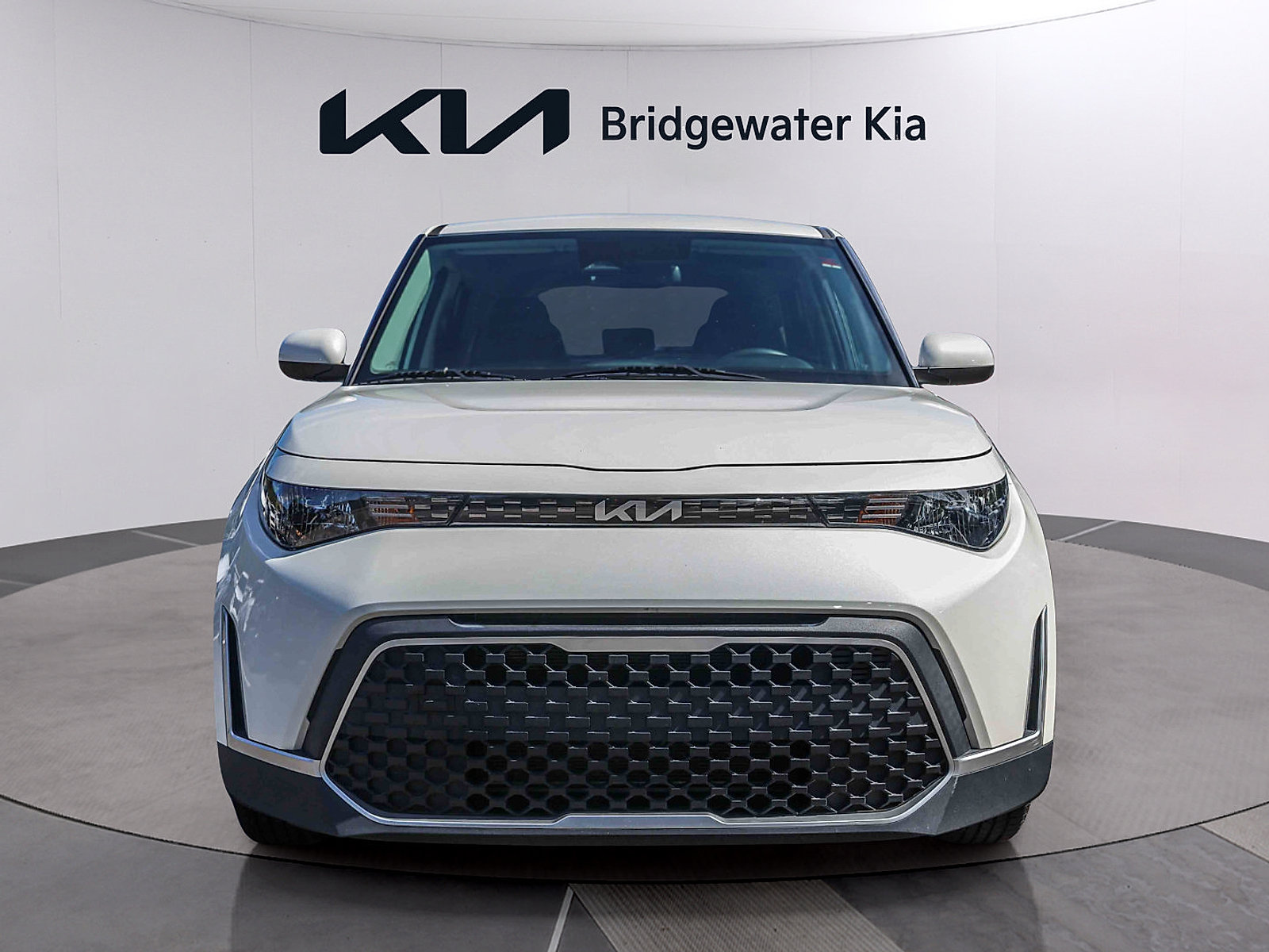 Certified 2025 Kia Soul LX w/ LX Technology Package FWD image 2