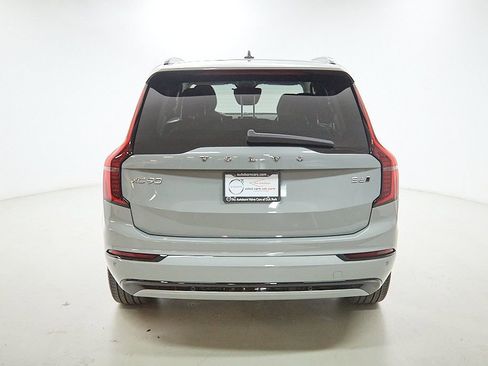 New 2026 Volvo XC90 B6 Ultra w/ Lounge Package image 8