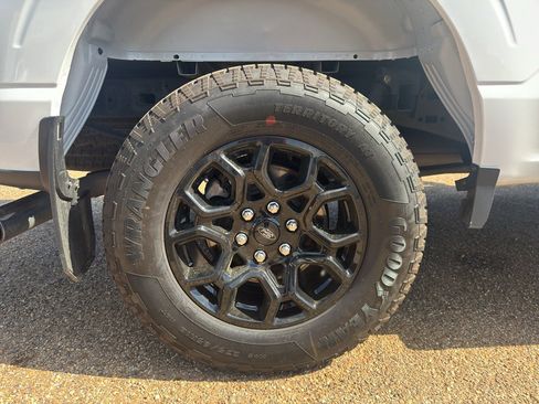 Used 2021 Ford F150 XLT w/ Equipment Group 302A High image 11