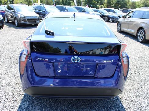 Used 2017 Toyota Prius Two FWD image 8