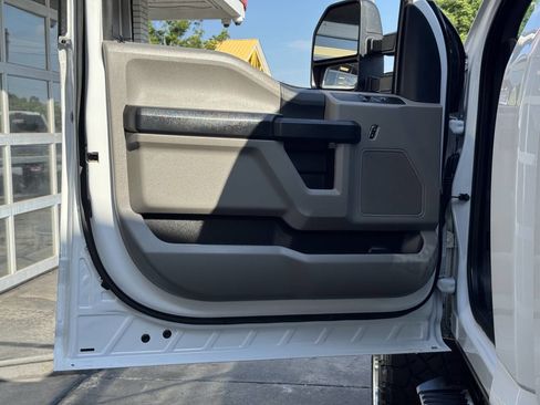 Used 2022 Ford F250 XL w/ STX Appearance Package AWD/4WD image 16