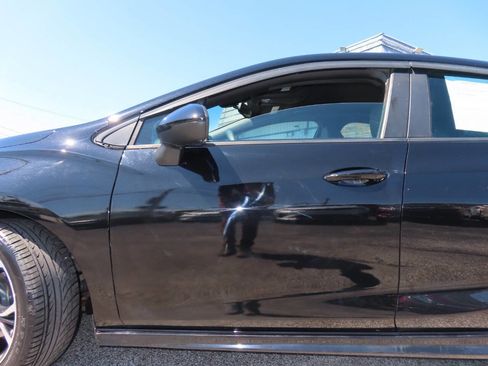 Used 2019 Chevrolet Cruze LT w/ RS Package FWD image 30
