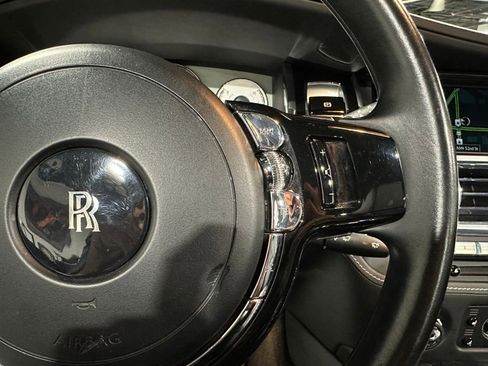 Used 2019 Rolls-Royce Dawn image 29