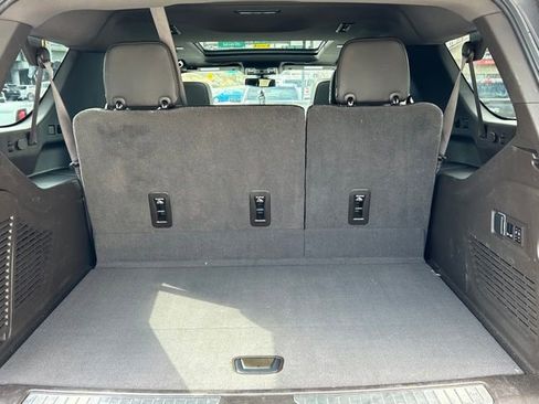 Used 2021 GMC Yukon XL Denali image 16