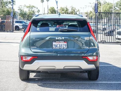 Certified 2025 Kia Niro EX FWD image 9