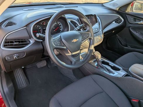 Used 2024 Chevrolet Malibu LT image 18