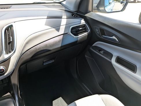 Used 2018 Chevrolet Equinox Premier FWD image 20