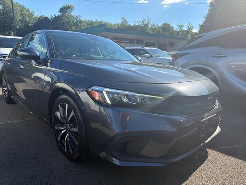 Used 2023 Honda Civic EX image 3