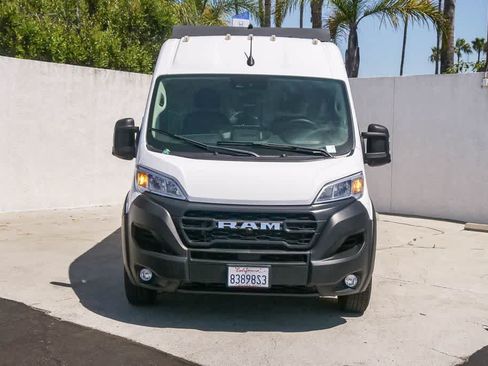 Used 2023 RAM ProMaster 2500 w/ Driver Convenience Group FWD image 2