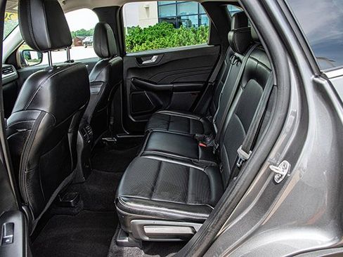 Used 2024 Ford Escape Platinum AWD/4WD image 16