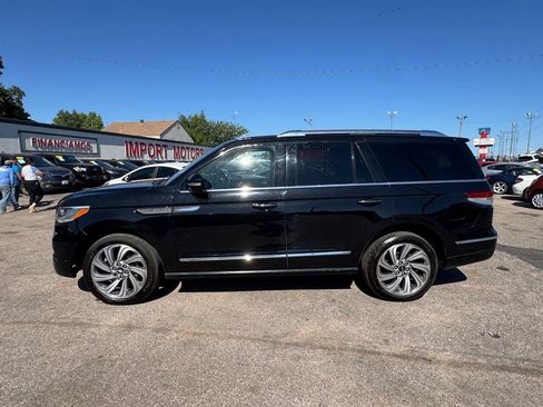 Used 2022 Lincoln Navigator Reserve AWD/4WD image 5
