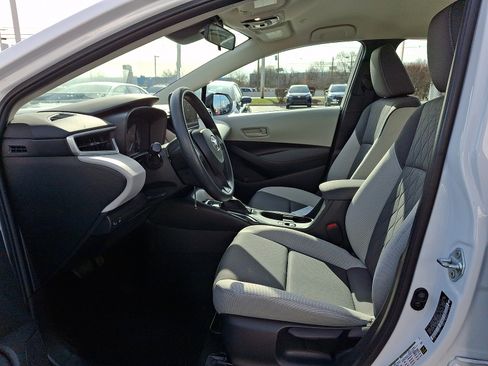 Used 2023 Toyota Corolla LE w/ Carpet Mat Package (TMS) image 13