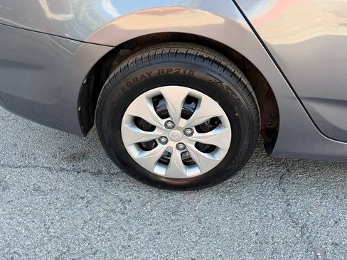 Used 2016 Hyundai Accent SE FWD image 28