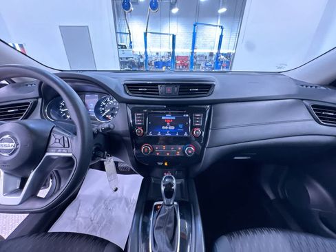 Used 2020 Nissan Rogue S FWD image 23
