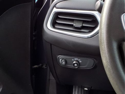 Used 2018 Chevrolet Equinox LT FWD image 13