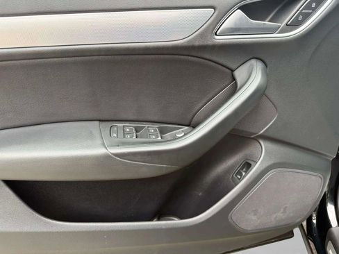 Used 2018 Audi Q3 2.0T Premium Plus w/ Premium Plus Package image 31