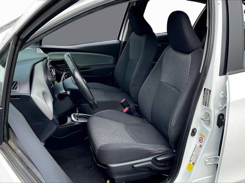 Used 2015 Toyota Yaris L FWD image 7