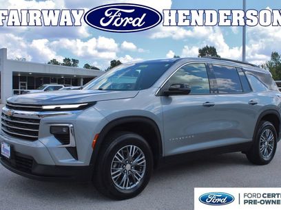 Used 2025 Chevrolet Traverse LT