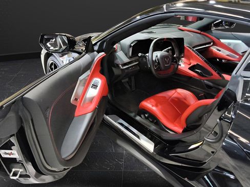 Used 2021 Chevrolet Corvette Stingray Preferred Cpe w/ Z51 Performance Package image 9