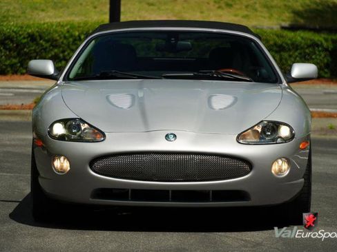 Used 2005 Jaguar XK8 Convertible image 10
