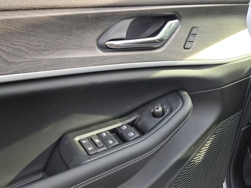 New 2025 Jeep Grand Cherokee Limited image 22