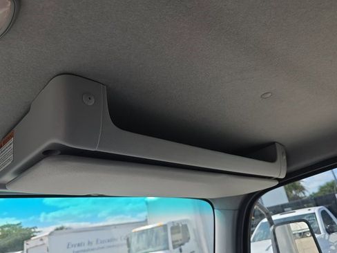 Used 2024 Chevrolet Low Cab Forward RWD image 29