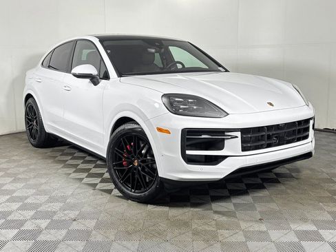 Certified 2026 Porsche Cayenne S AWD/4WD image 9