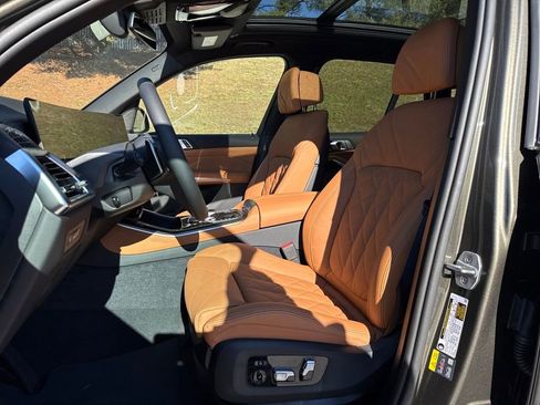 New 2026 BMW X5 xDrive50e w/ Climate Comfort Package image 10