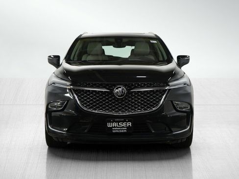 Used 2024 Buick Enclave Avenir image 8