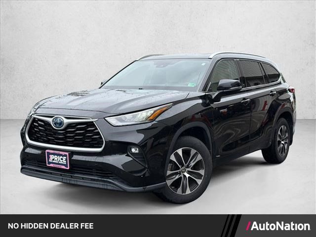 Used 2020 Toyota Highlander XLE AWD/4WD image 1