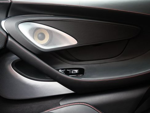 Used 2022 McLaren GT image 21