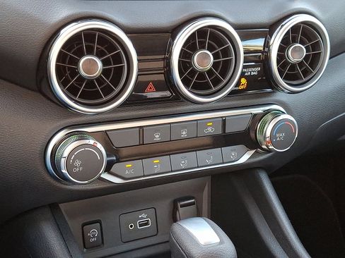 Certified 2025 Nissan Sentra S image 17