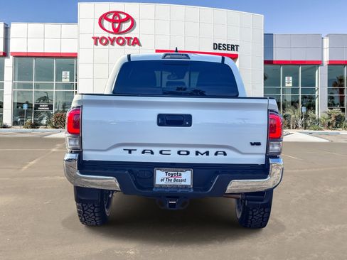 Used 2023 Toyota Tacoma TRD Off-Road w/ Black Out Package (TMS) image 6