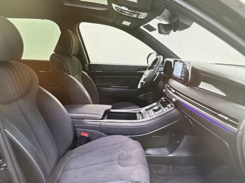 Used 2025 Hyundai Palisade Calligraphy image 9