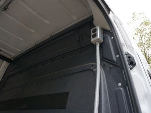 Used 2017 Mercedes-Benz Sprinter 2500 image 25