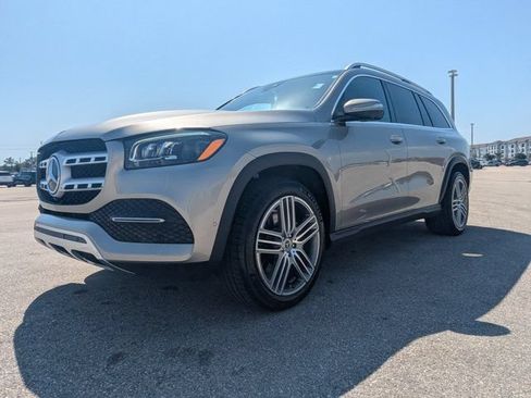 Used 2022 Mercedes-Benz GLS 450 4MATIC image 9