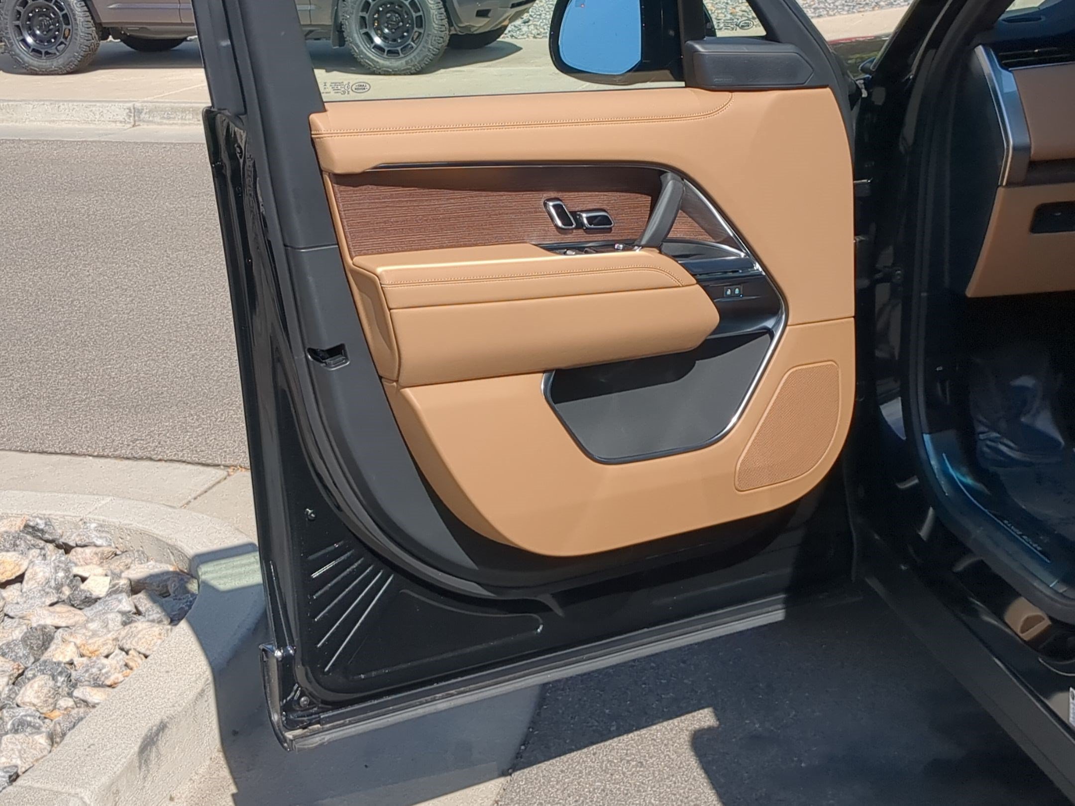 New 2026 Land Rover Range Rover SE AWD/4WD image 12