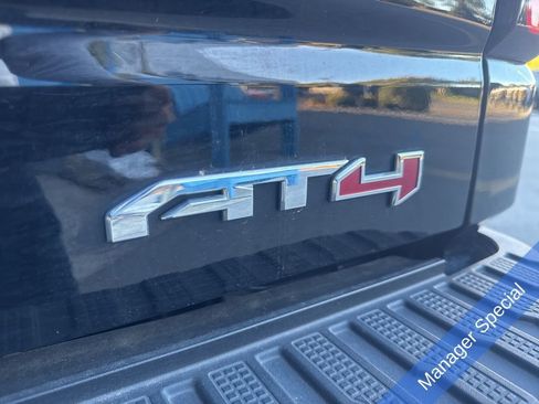 Used 2022 GMC Sierra 1500 AT4 w/ AT4 Preferred Package image 10