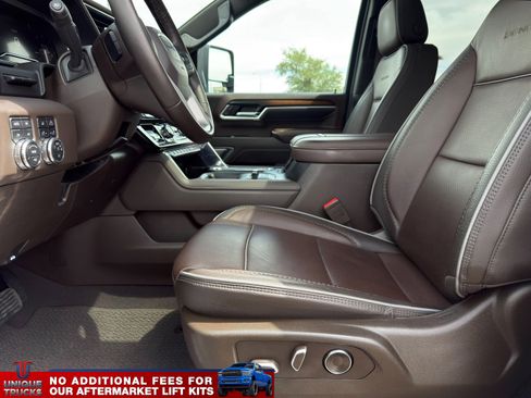 Used 2025 GMC Sierra 3500 Denali w/ Denali Reserve Package image 19