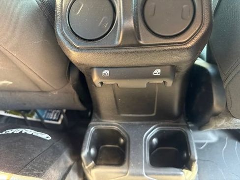 Used 2021 Jeep Gladiator Sport AWD/4WD image 24