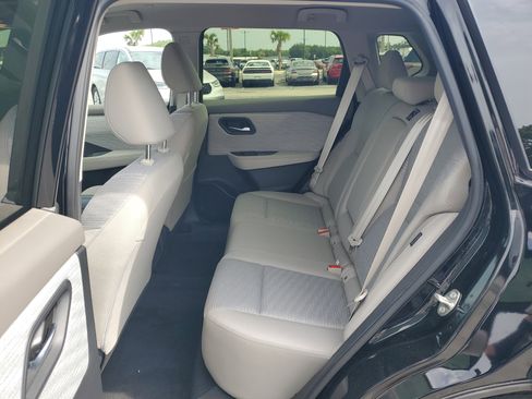Certified 2023 Nissan Rogue SV FWD image 15