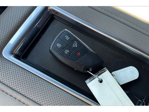 Used 2022 Chevrolet Silverado 1500 LTZ w/ LTZ Premium Package image 13