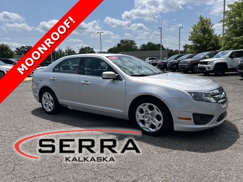 Used 2010 Ford Fusion SE FWD image 1