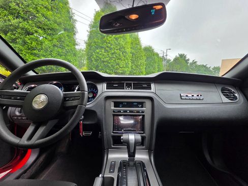 Used 2011 Ford Mustang GT RWD image 15