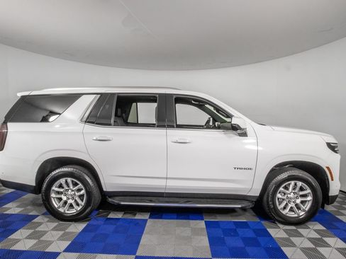 Used 2025 Chevrolet Tahoe LT RWD image 5