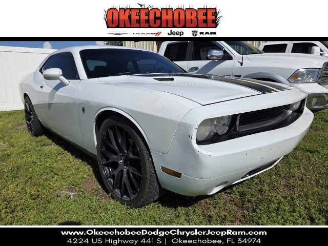 Used 2013 Dodge Challenger SXT Plus RWD image 1