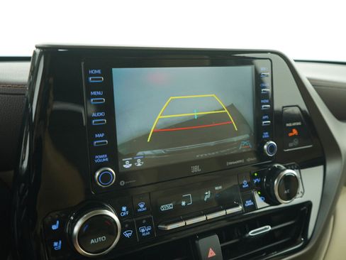 Used 2020 Toyota Highlander Limited AWD/4WD image 30