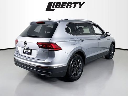 Used 2022 Volkswagen Tiguan SE image 7