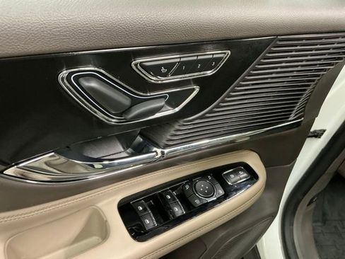 Used 2022 Lincoln Corsair Grand Touring image 14