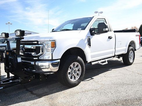Used 2020 Ford F350 XLT image 3